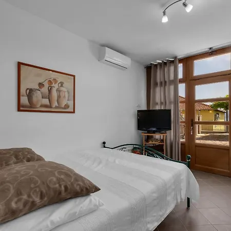 Apartment Studio-apartman Rogac Duce