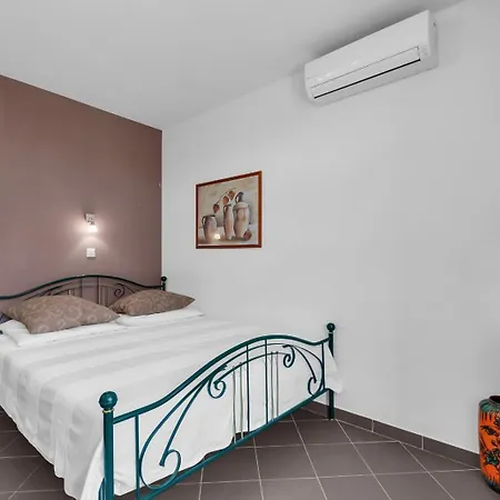 Studio-apartman Rogac * Duce
